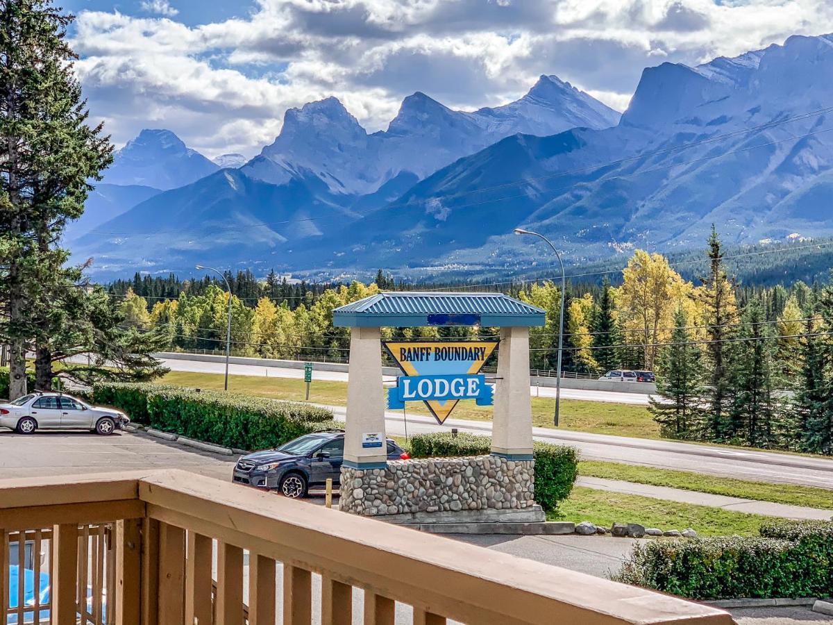 Solara Mountain Retreat - Pool - Hot Tub - Spa - Gym Canmore Exterior photo